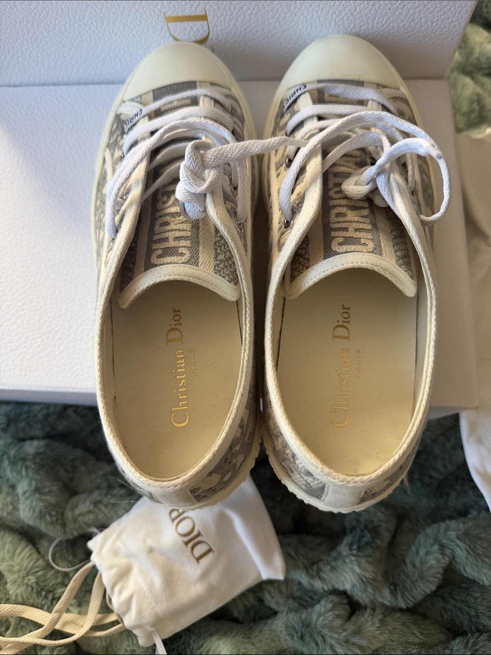 Dior Beige and White Logo-Print women’s Sneakers - Picture 4 of 9